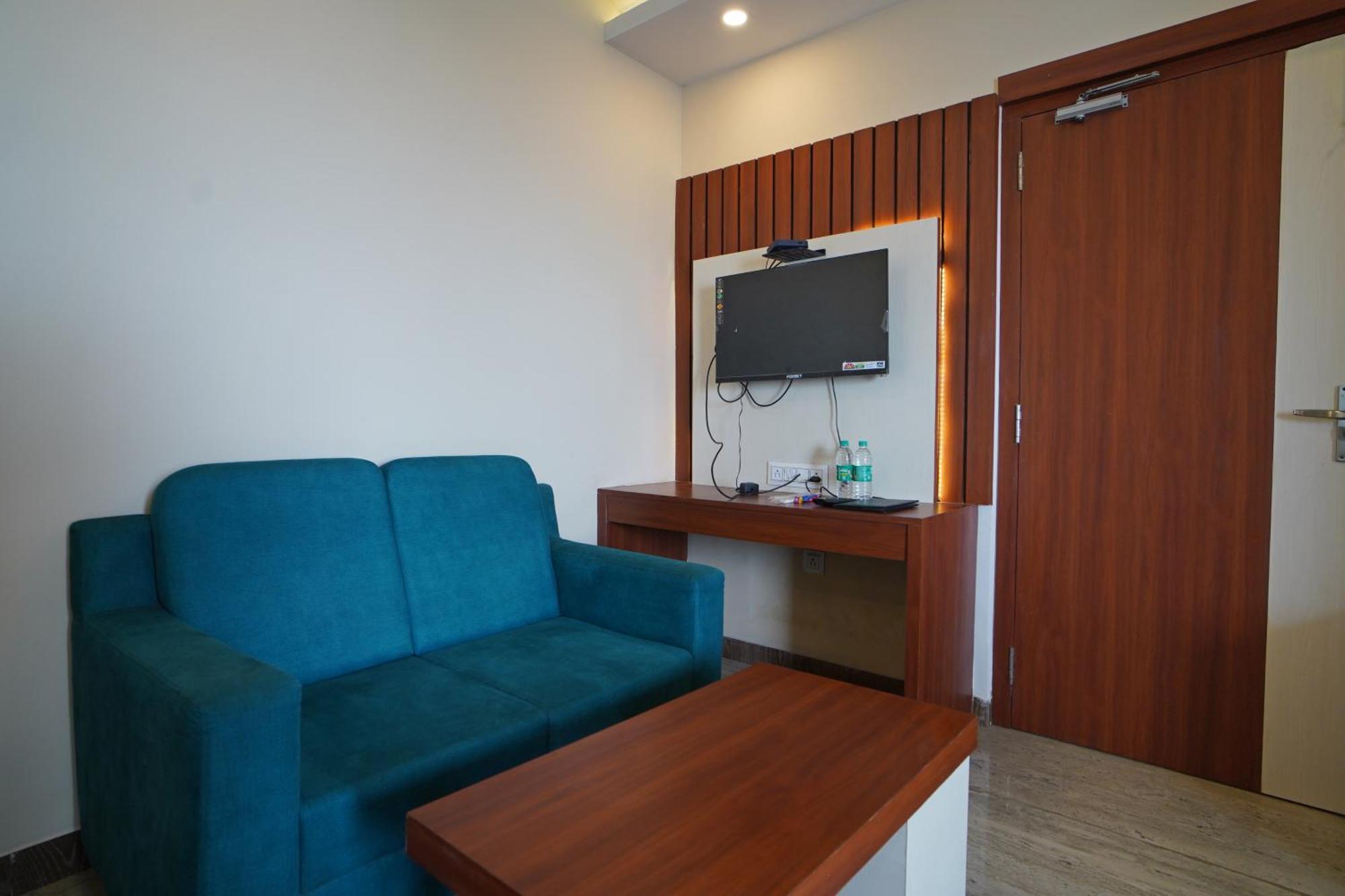 Royal Sea View !! Beach Front With Free Wifi !! Digha  Kültér fotó