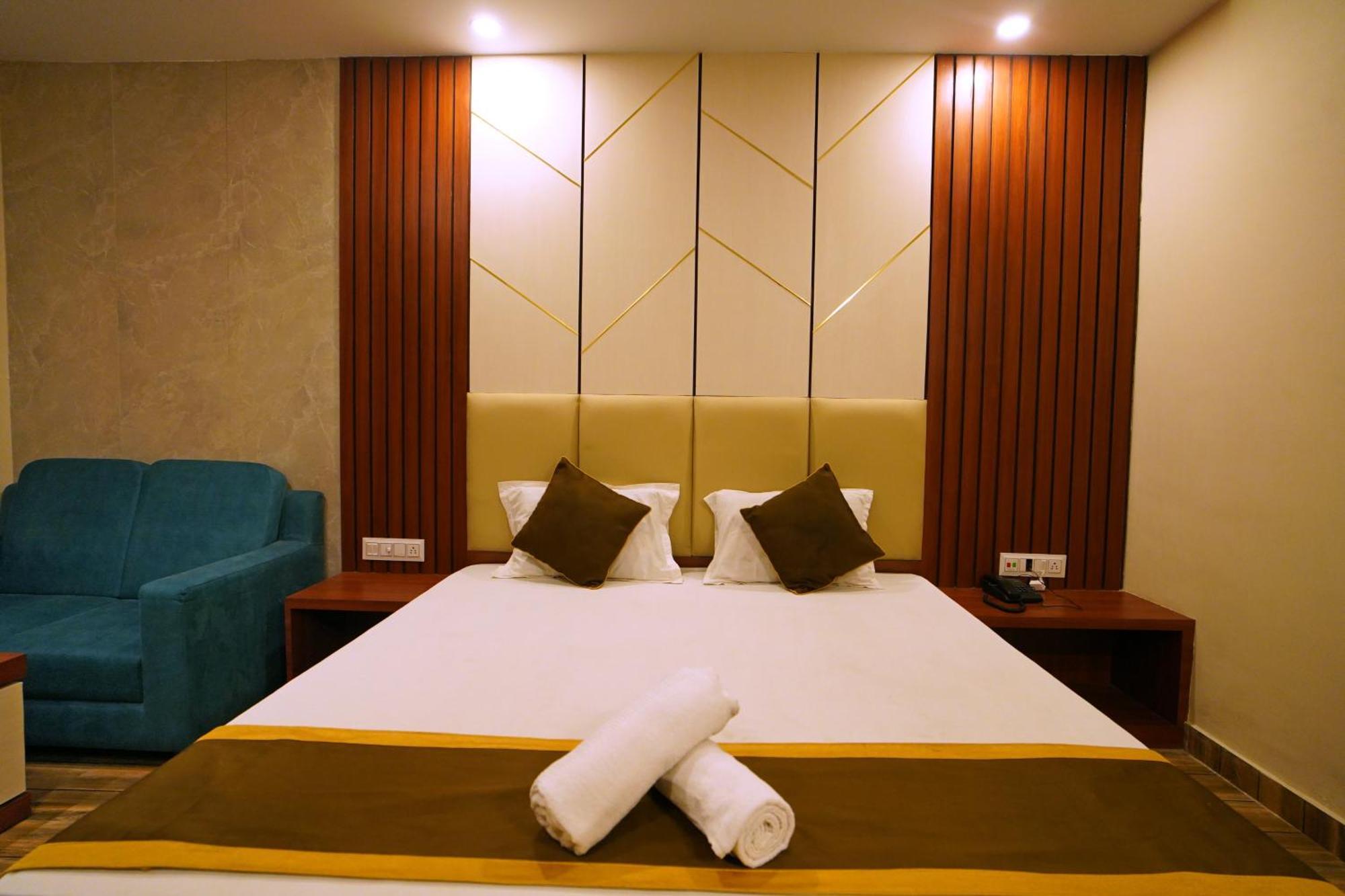 Royal Sea View !! Beach Front With Free Wifi !! Digha  Kültér fotó