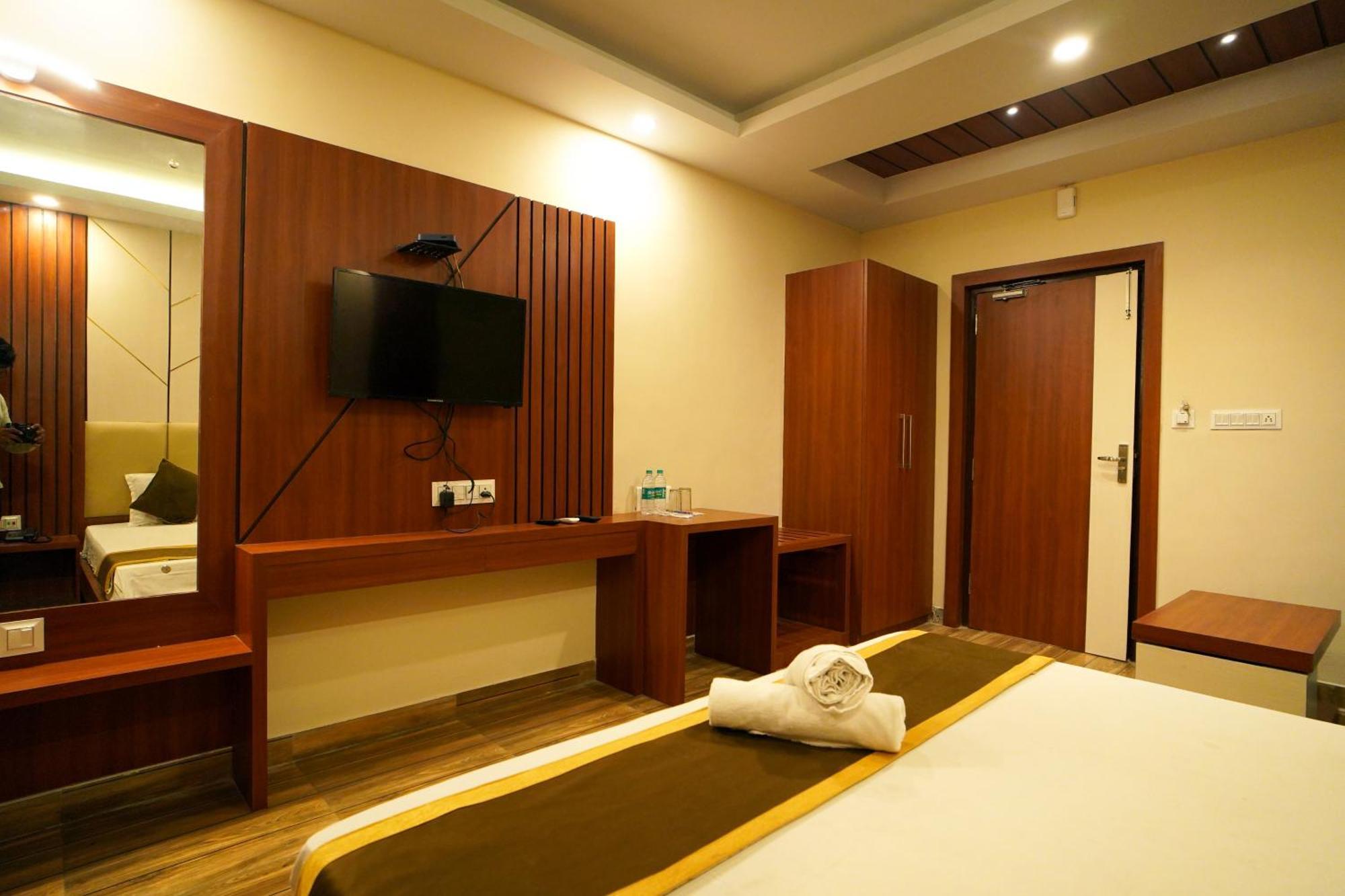 Royal Sea View !! Beach Front With Free Wifi !! Digha  Kültér fotó